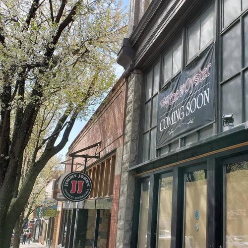 The Wine & Oyster Opens in Downtown Asheville Arts