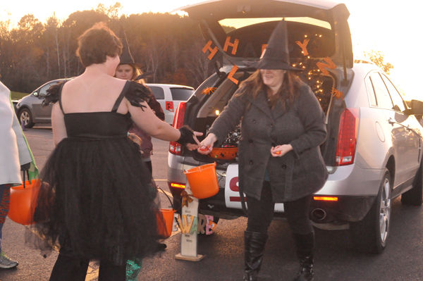 Bloomer P.I.E. Holds Trunk or Treat