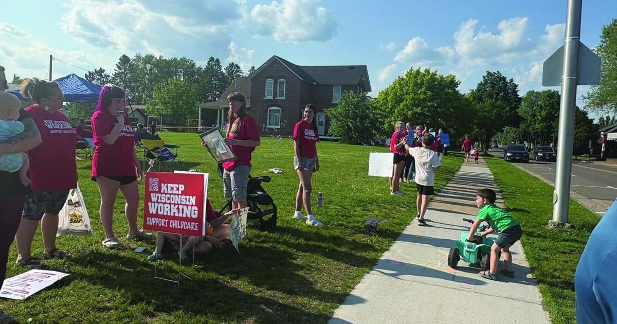 Bloomer Child Care Providers Rally To ‘Keep Wisconsin Working’