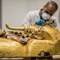 Egyptian conservators give King Tut's treasures new glow