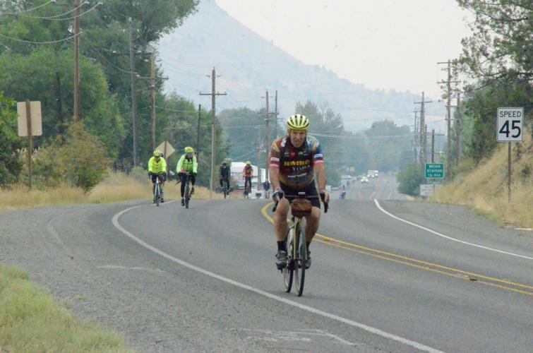 Cycle Oregon riders 2022