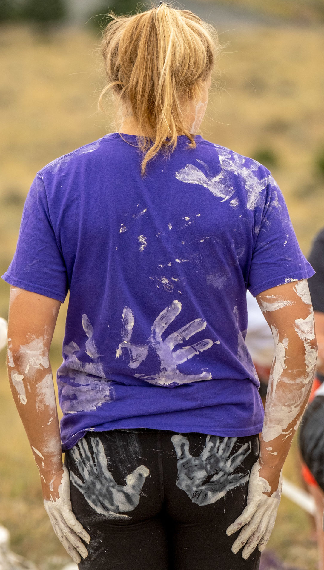 091119 J painting Jadyn Bellander handprints.jpg