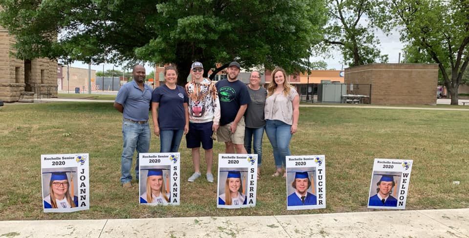 05-08-20 5 - Chamber Staff and Directors - Senior Signs on the Courthouse Square