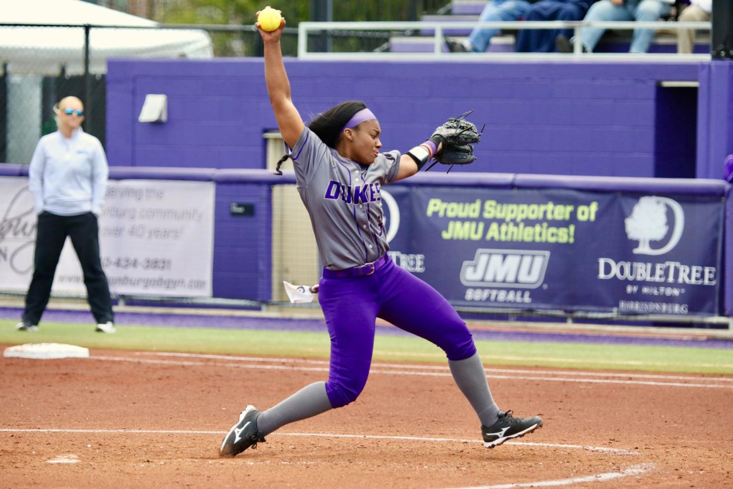 JMU softball takes top spot in CAA with sweep of Hofstra Sports