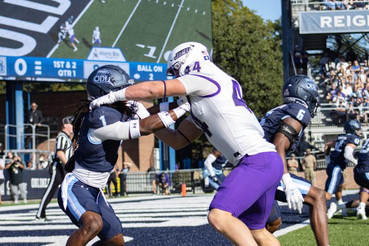 JMU plays off against ODU, bringing home a winning score of 373