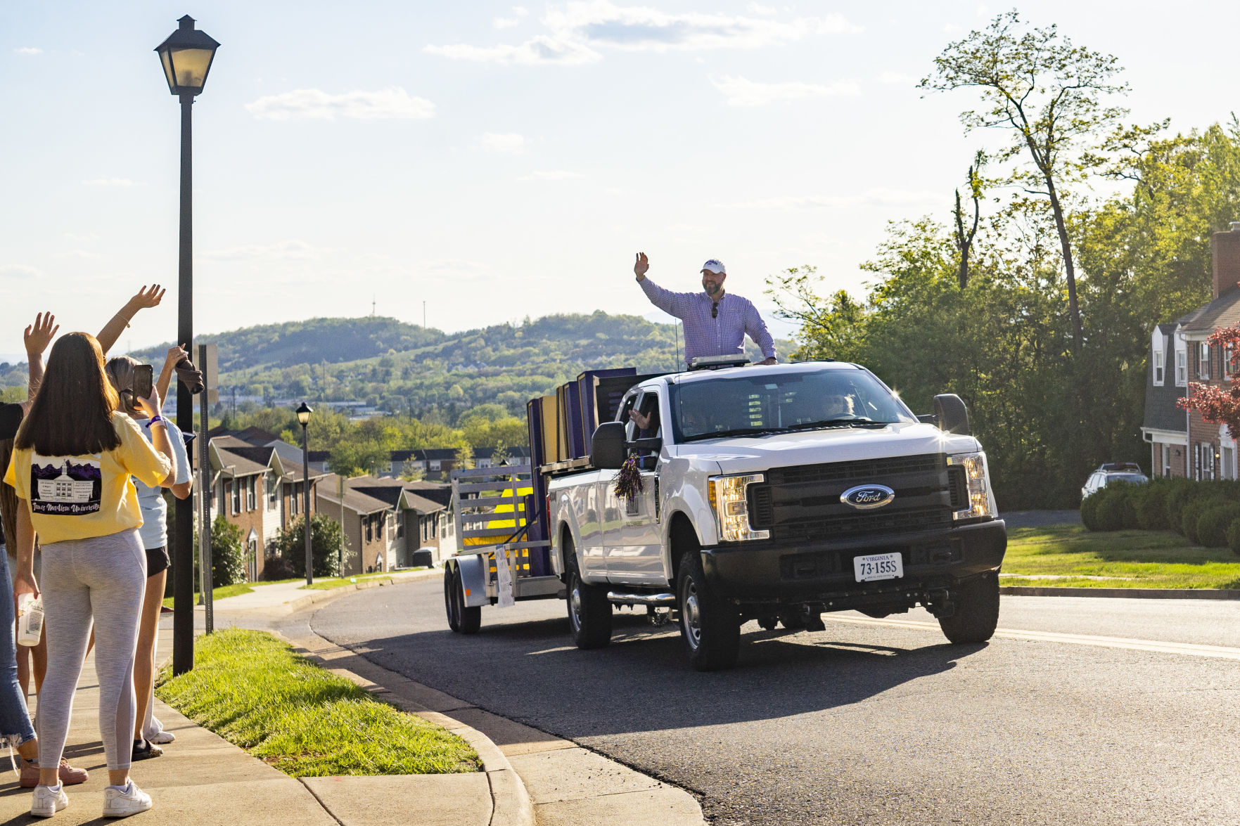 JMU Honors 2020 Graduates With Caravan Through Harrisonburg ...