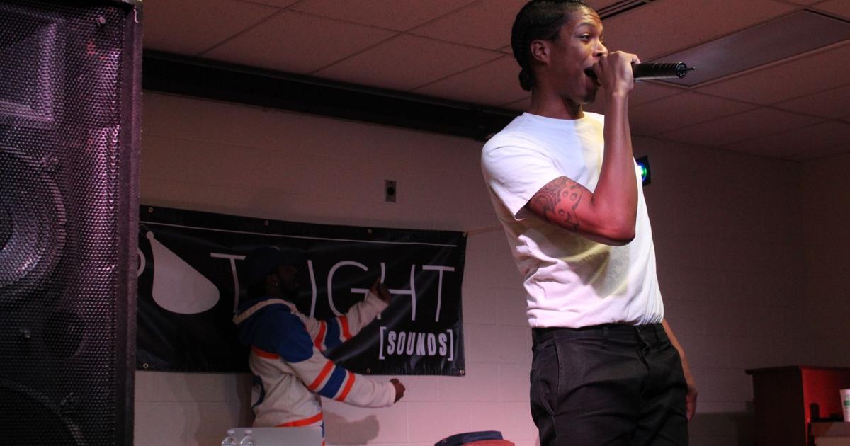 Rapper Mike Floss performs at JMU | Life | breezejmu.org