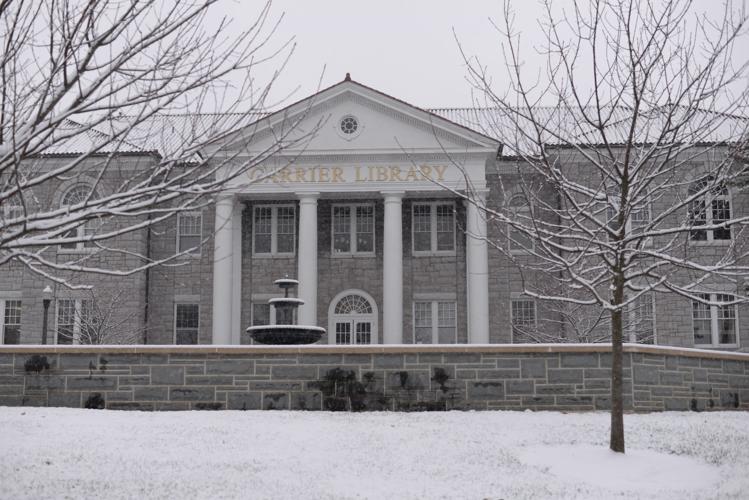 JMU's first snowfall of the winter season Multimedia