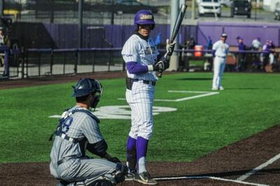 Baseball brings the brooms against SDSU - Daily Trojan