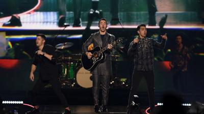Happiness Continues Brings Jonas Brothers Fans Inside Tour