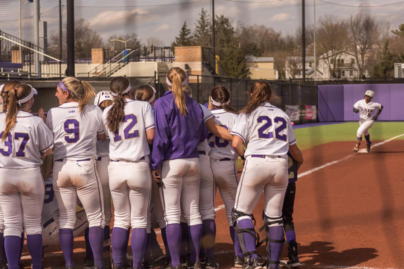 JMU softball’s ninerun inning finishes sweep of Delaware Sports