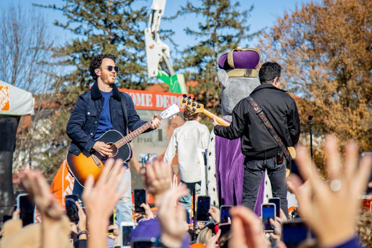 Photos Jonas Brothers perform at JMU during ESPN College GameDay