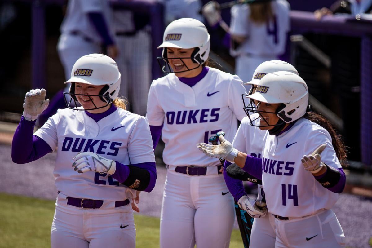 Jmu Softball Prepares For A Super Showdown In Missouri Sports Breezejmu Org
