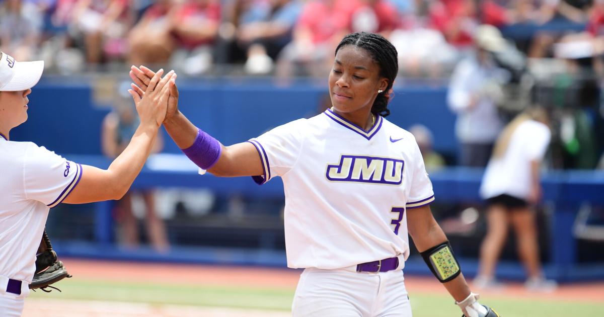 JMU softball's historic run comes to an end in the Women's College World Series | Sports | breezejmu.org jmu-softball-s-historic-run-comes-to-an-end-in-the-women-s-college-world-series-sports-breezejmu-org