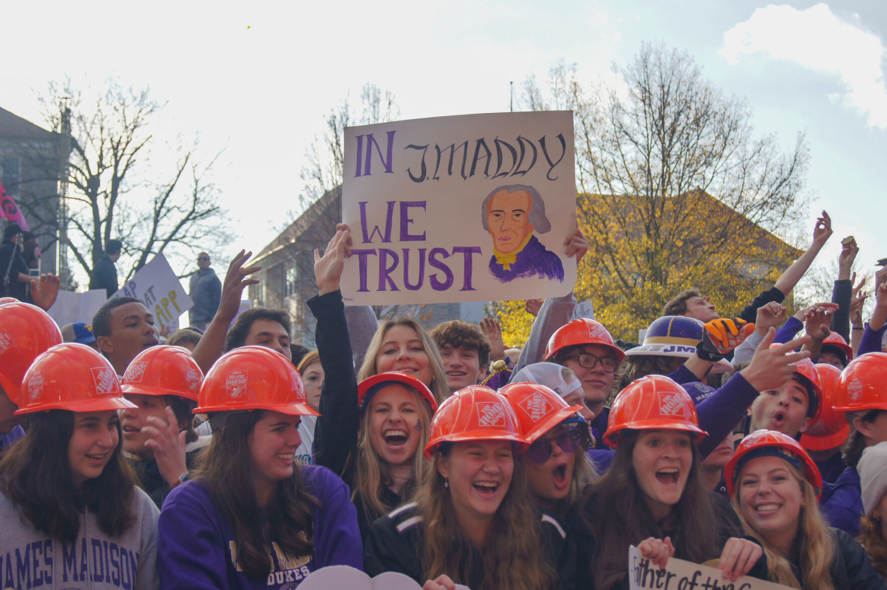 Photos: Best Signs From ESPN College GameDay At JMU | Multimedia ...