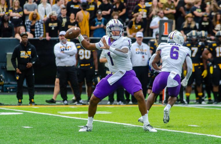 JMU remains undefeated, celebrating its victory over App State 3228