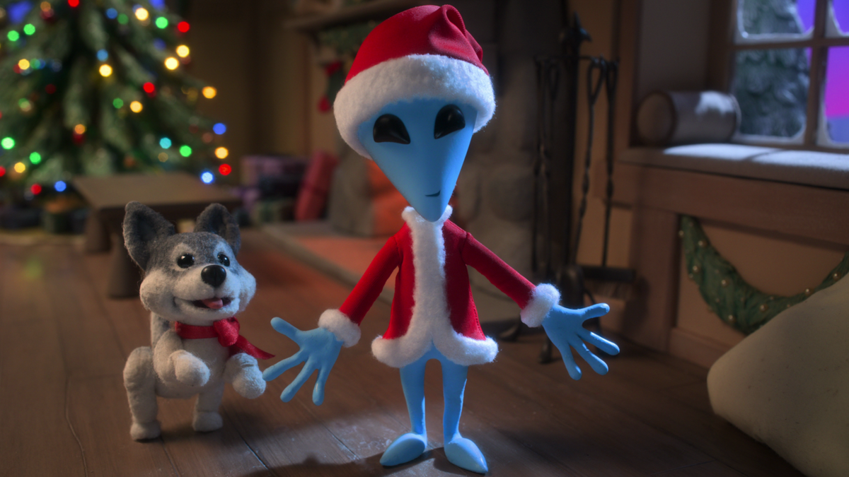 Heartwarming Christmas Deeds 2022 'Alien Xmas' Is A Heartwarming But Average Christmas Lesson | Culture |  Breezejmu.org