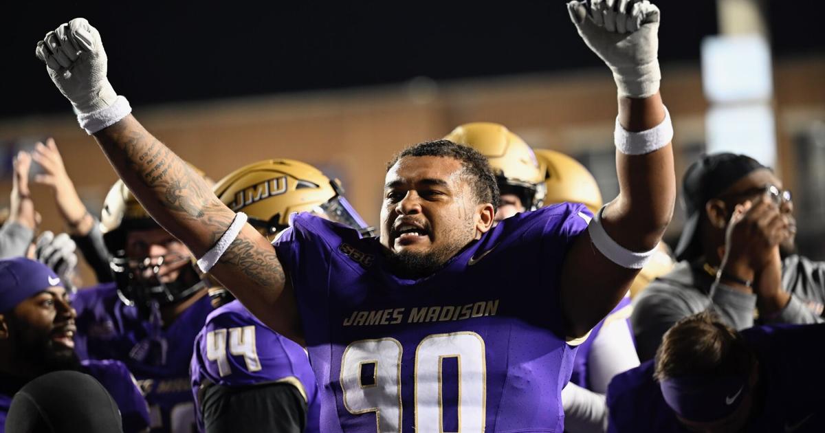 Jm Rockets Football JMU football bounces back on Homecoming weekend with 32-15 win over ...