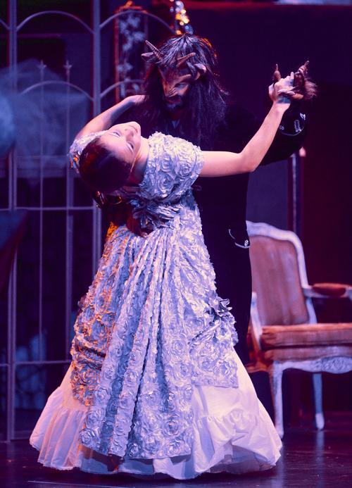 The dream Beast dips the dream Belle