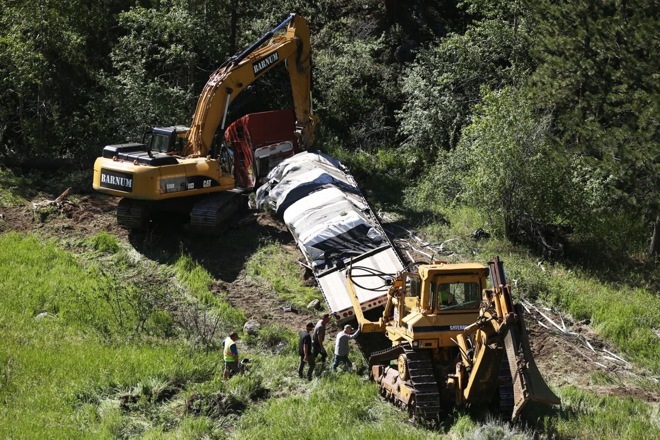 Semitrailer plunges into Mosier Gulch News