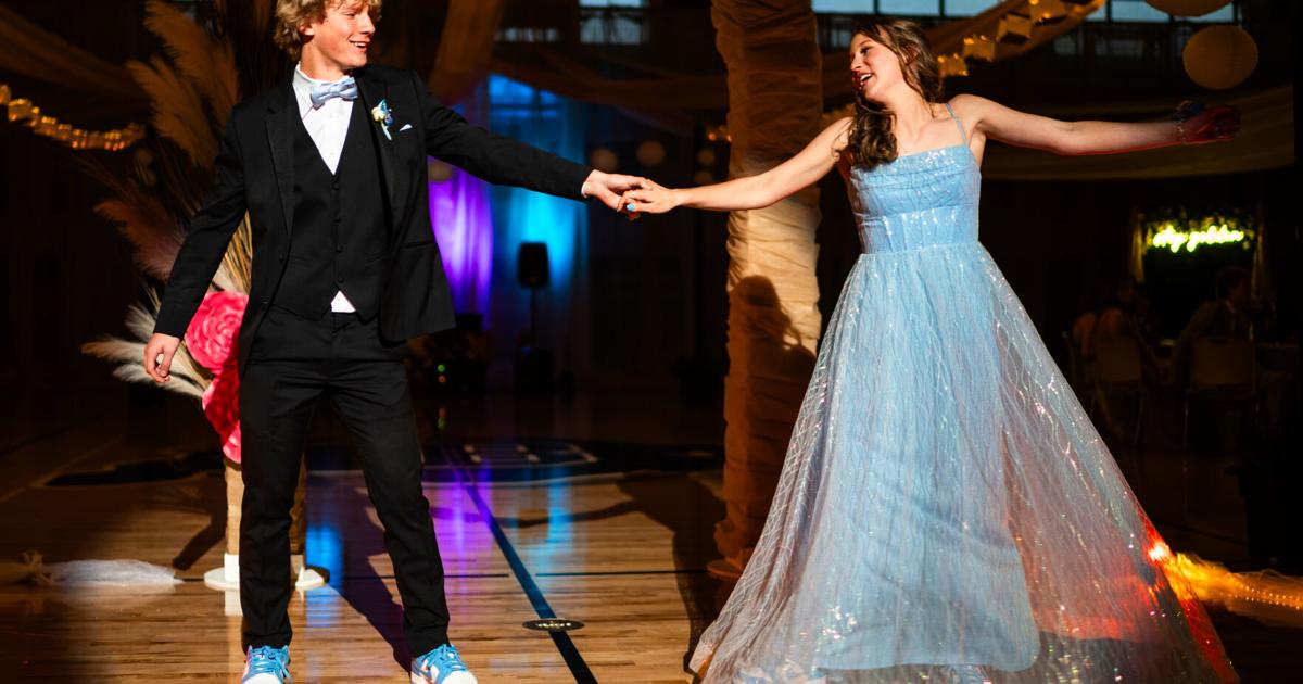 20240427_Prom_EW_421-ARW_BB.jpg | | buffalobulletin.com