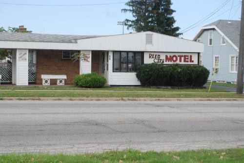 See why funeral home owner believes video targeting his business was