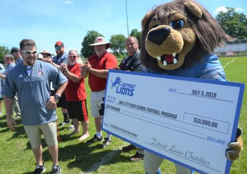 Roary Alert Detroit Lions mascot Roary.  Nfl detroit lions, Lions  football, Mascot