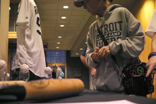 Hall of Famer Alan Trammell, Tigers greet fans at Crystal Mountain