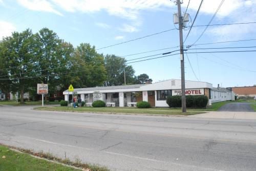 See why funeral home owner believes video targeting his business was