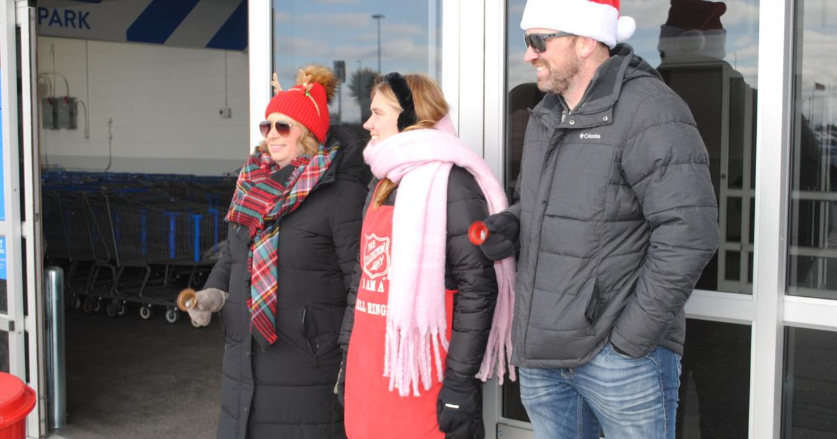 Salvation Army struggling to find bell ringers for red kettle campaign ...