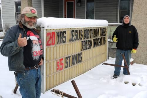 Jesus Birthday Tree lot owner retiring after 20 years - Vimarsana News