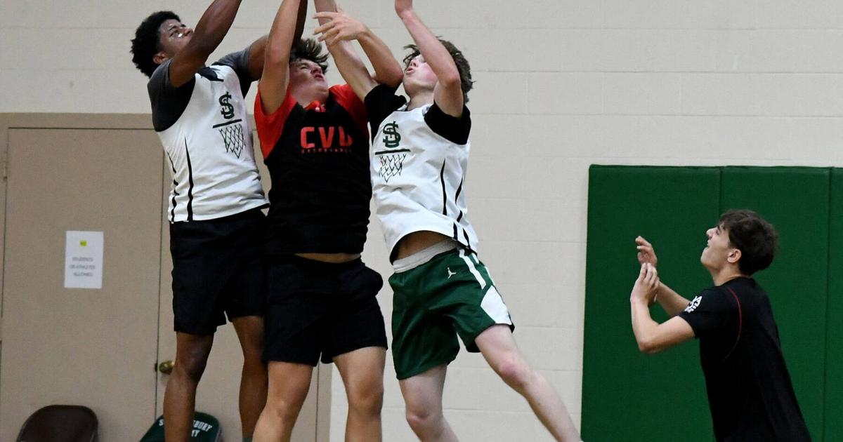 Photos: Hilltoppers, Redhawks Clash At SJA Shootout