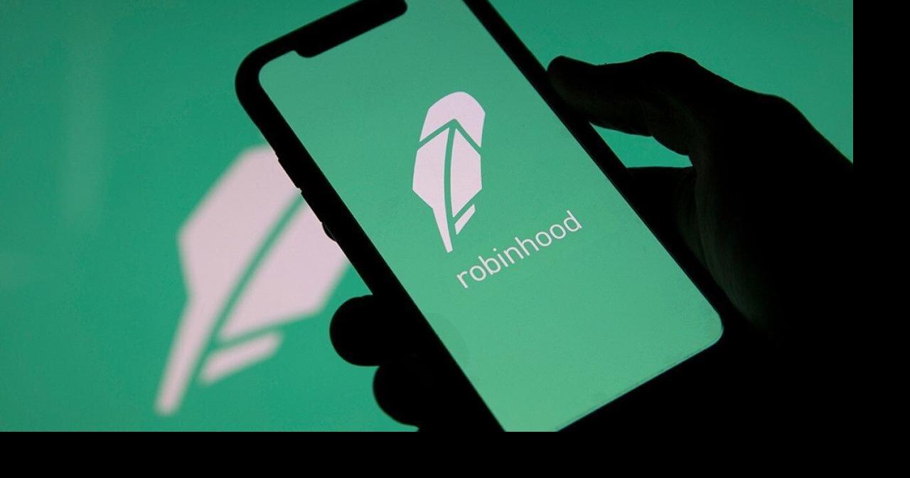 Robinhood’s new concierge service signals a push toward all-in-one financial platforms. Is consolidating worth it?