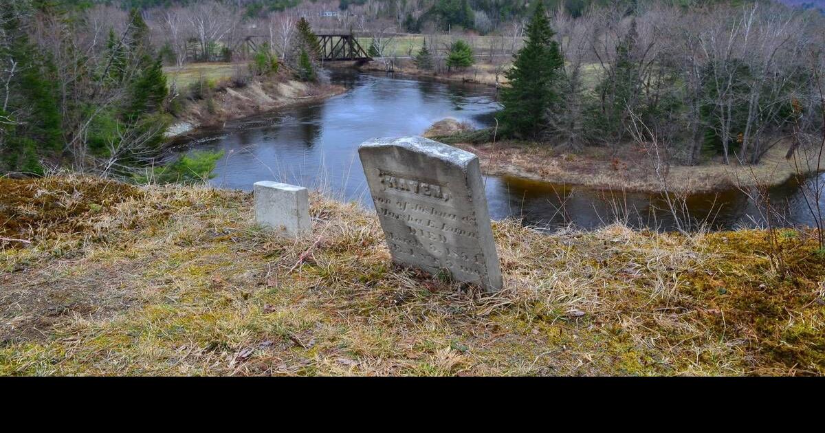 Year In Review Stark Cemetery Eroding Into River Local News