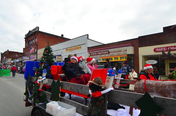 Main Street Packed For 31st Annual Littleton Christmas Parade | Local News | www.bagsaleusa.com