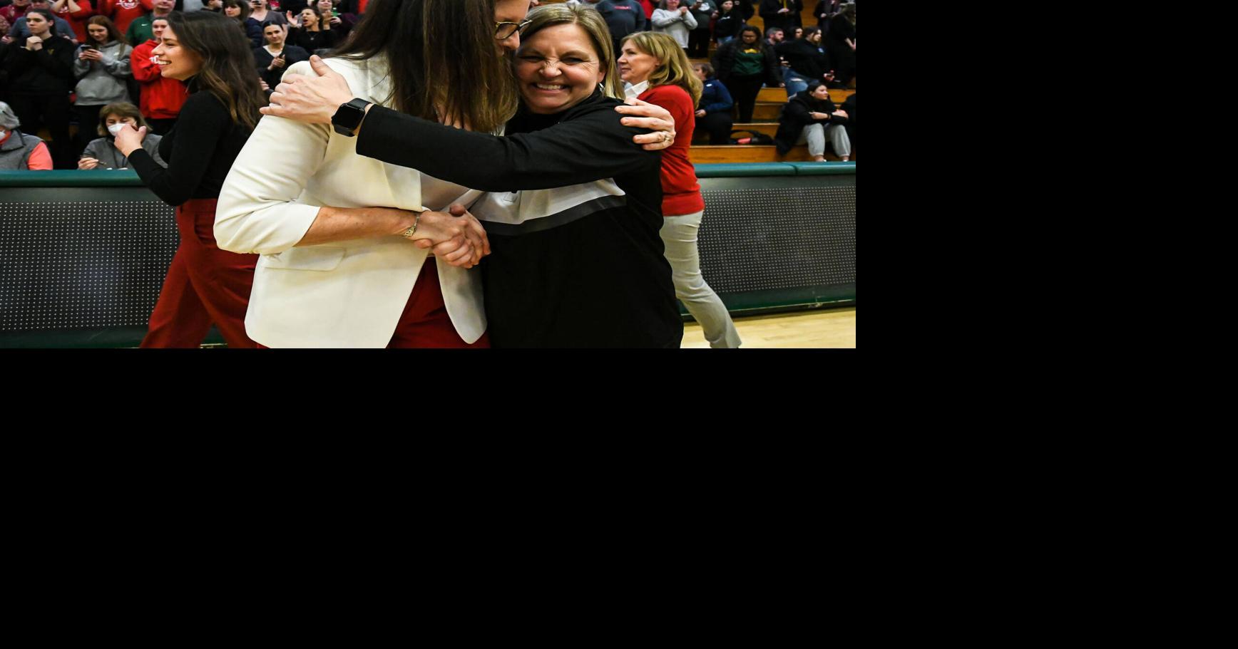 Huntington Steps Down After Six‑Year Hoops Run At SJA