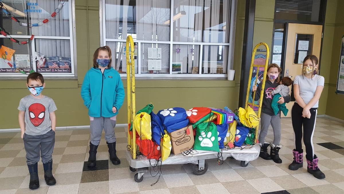 Sunshine Squad Making A Difference During COVID Christmas - Vimarsana News