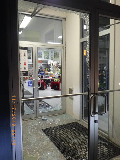 Burglars Hit 2 Stores On The Derby Road