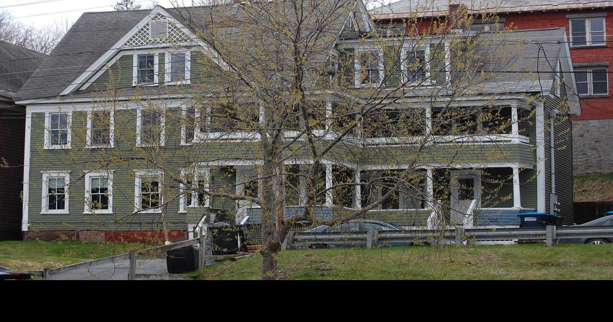 CaledonianRecord Retracts Story On Apartment Building Lease News