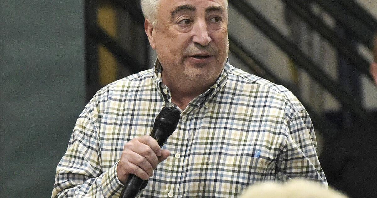 Select Board Members Continue To Spar In Waterford