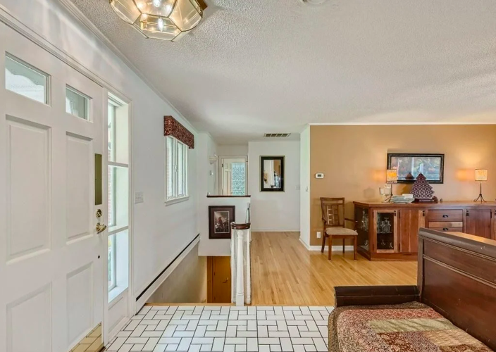 Photos Spacious house with views of Lake Byllesby for sale in Cannon