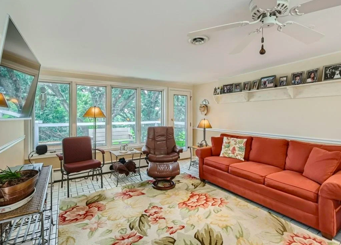 Photos Spacious house with views of Lake Byllesby for sale in Cannon