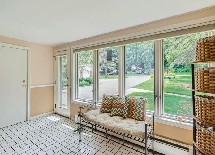 Photos Spacious house with views of Lake Byllesby for sale in Cannon