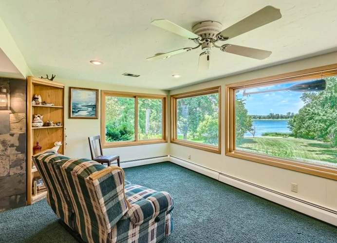 Photos Spacious house with views of Lake Byllesby for sale in Cannon