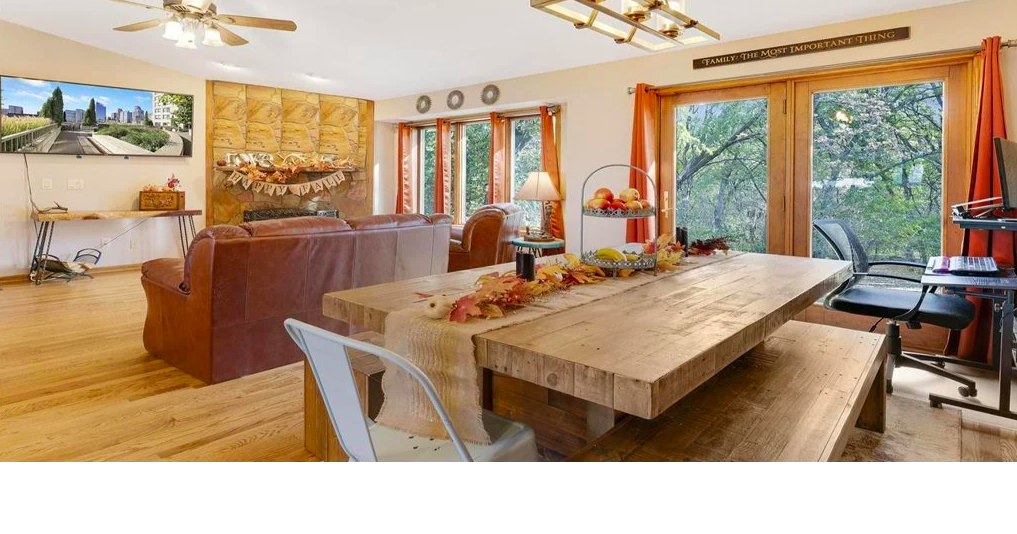 Photos Spacious house with views of Lake Byllesby for sale in Cannon