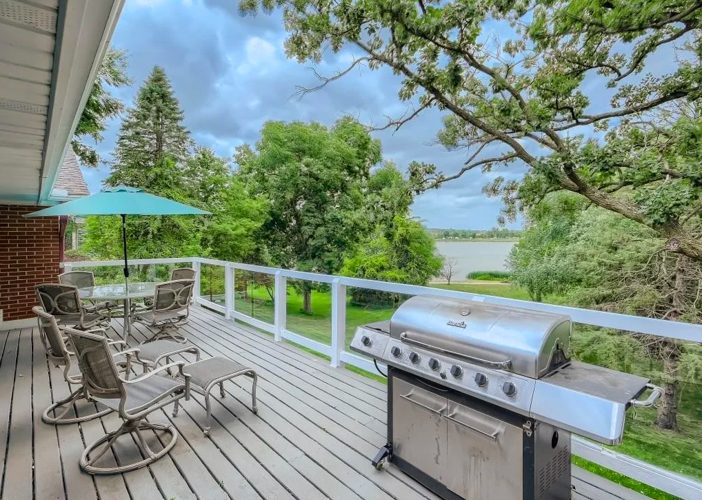 Photos Spacious house with views of Lake Byllesby for sale in Cannon