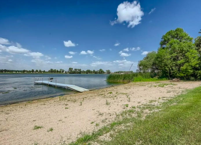 Photos Spacious house with views of Lake Byllesby for sale in Cannon