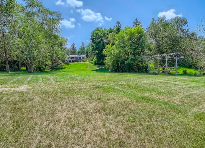 Photos Spacious house with views of Lake Byllesby for sale in Cannon