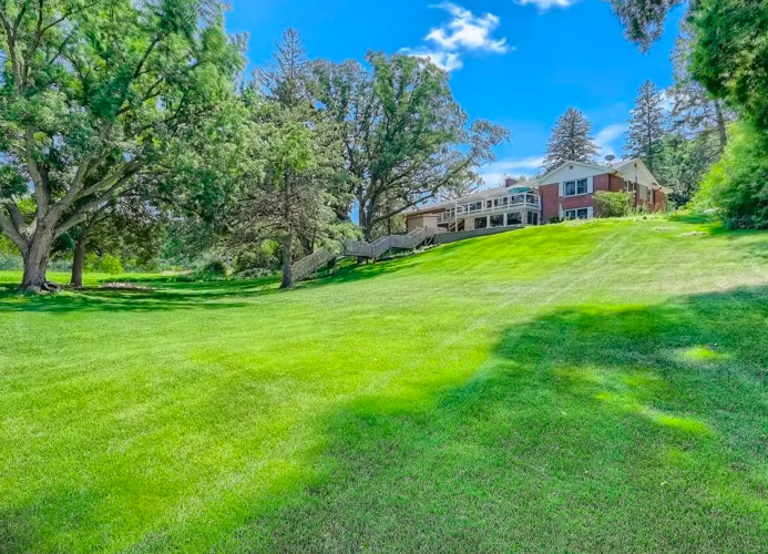 Photos Spacious house with views of Lake Byllesby for sale in Cannon