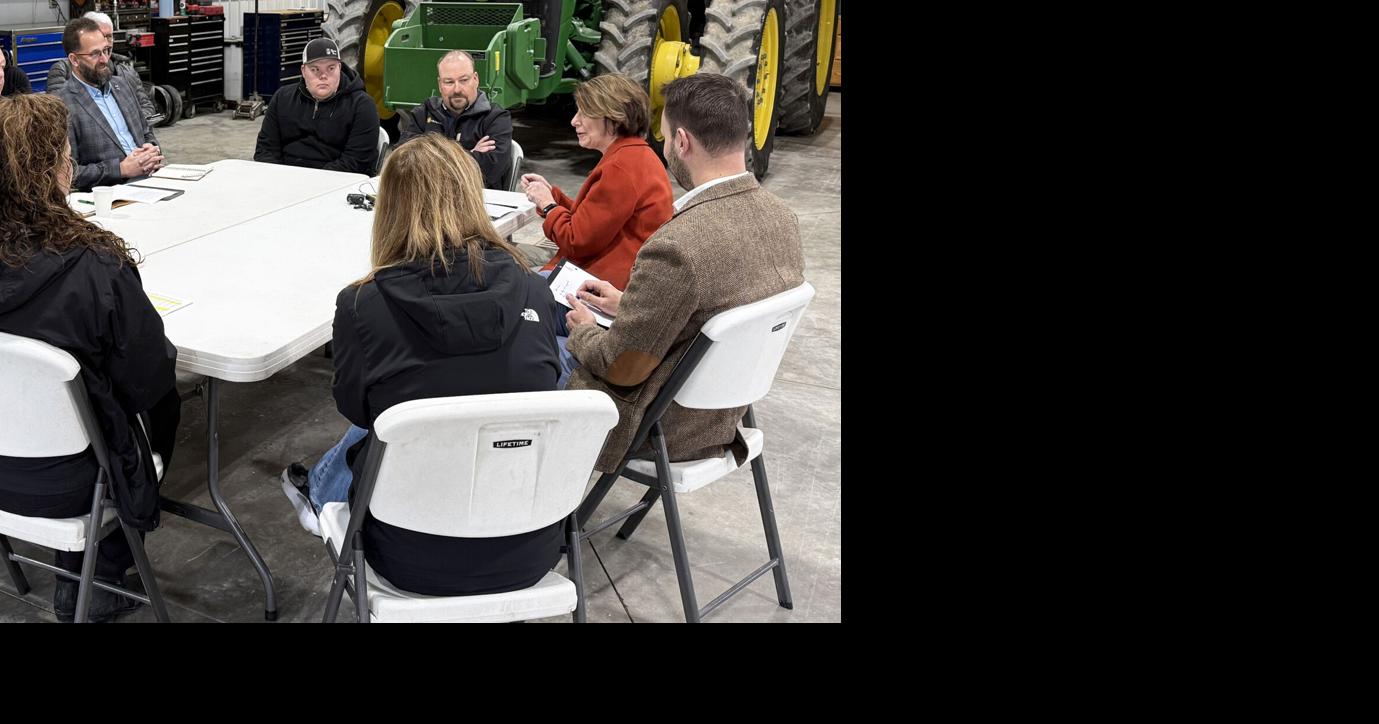 Sen. Klobuchar holds roundtable at Cannon Falls farm about fertilizer crisis